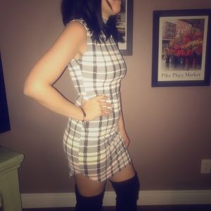 Sleeveless houndstooth dress